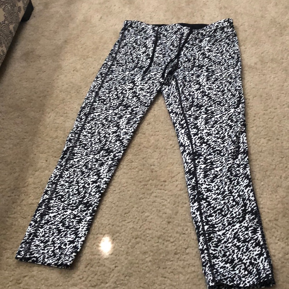Black and White Nike Capris